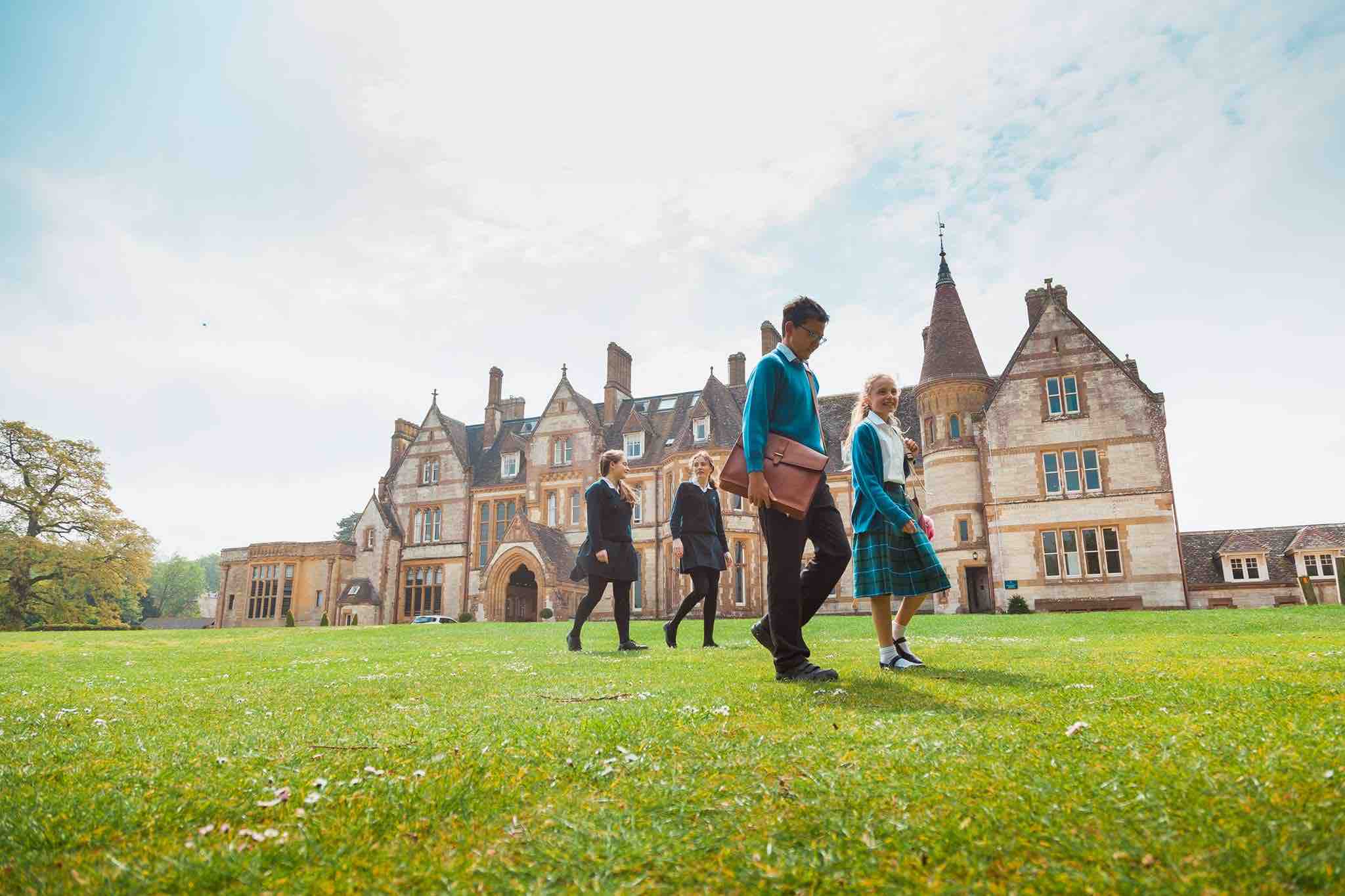 Clayesmore School