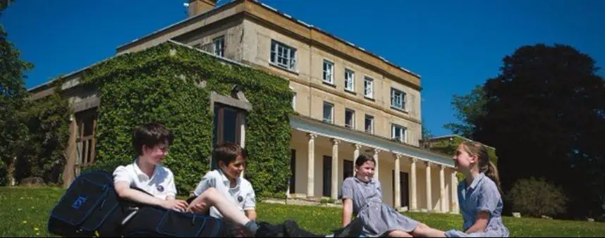 sch Kings Hall School banner 0